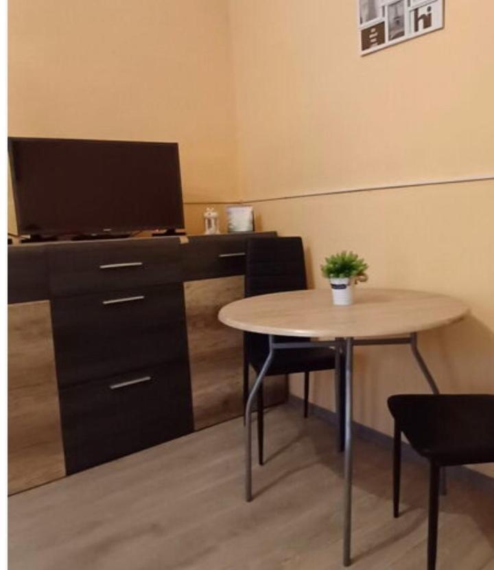 Happy Apartman Budapest Bagian luar foto